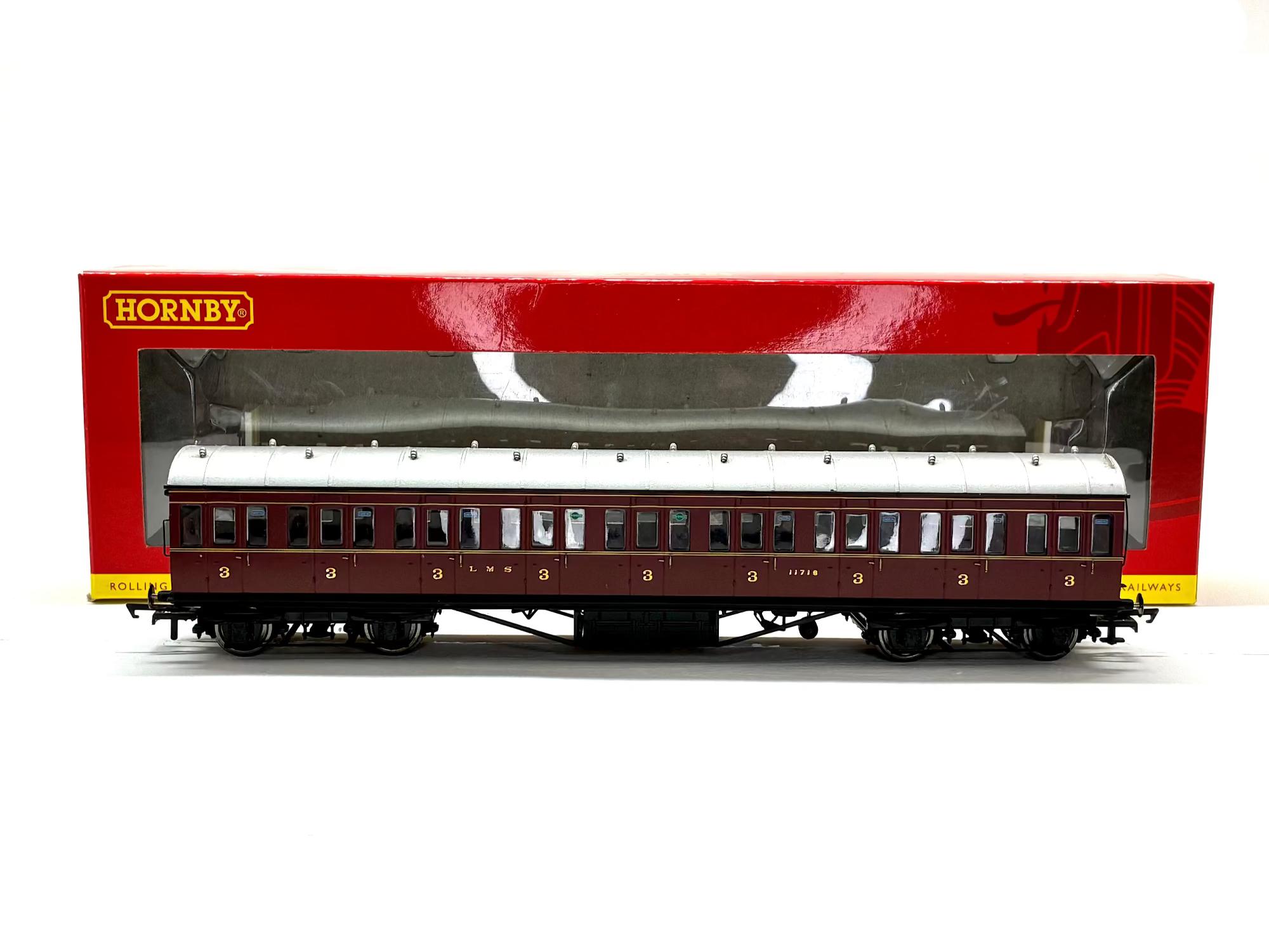 Hornby R4657A 57' non-corridor third class 11718 in LMS crimson