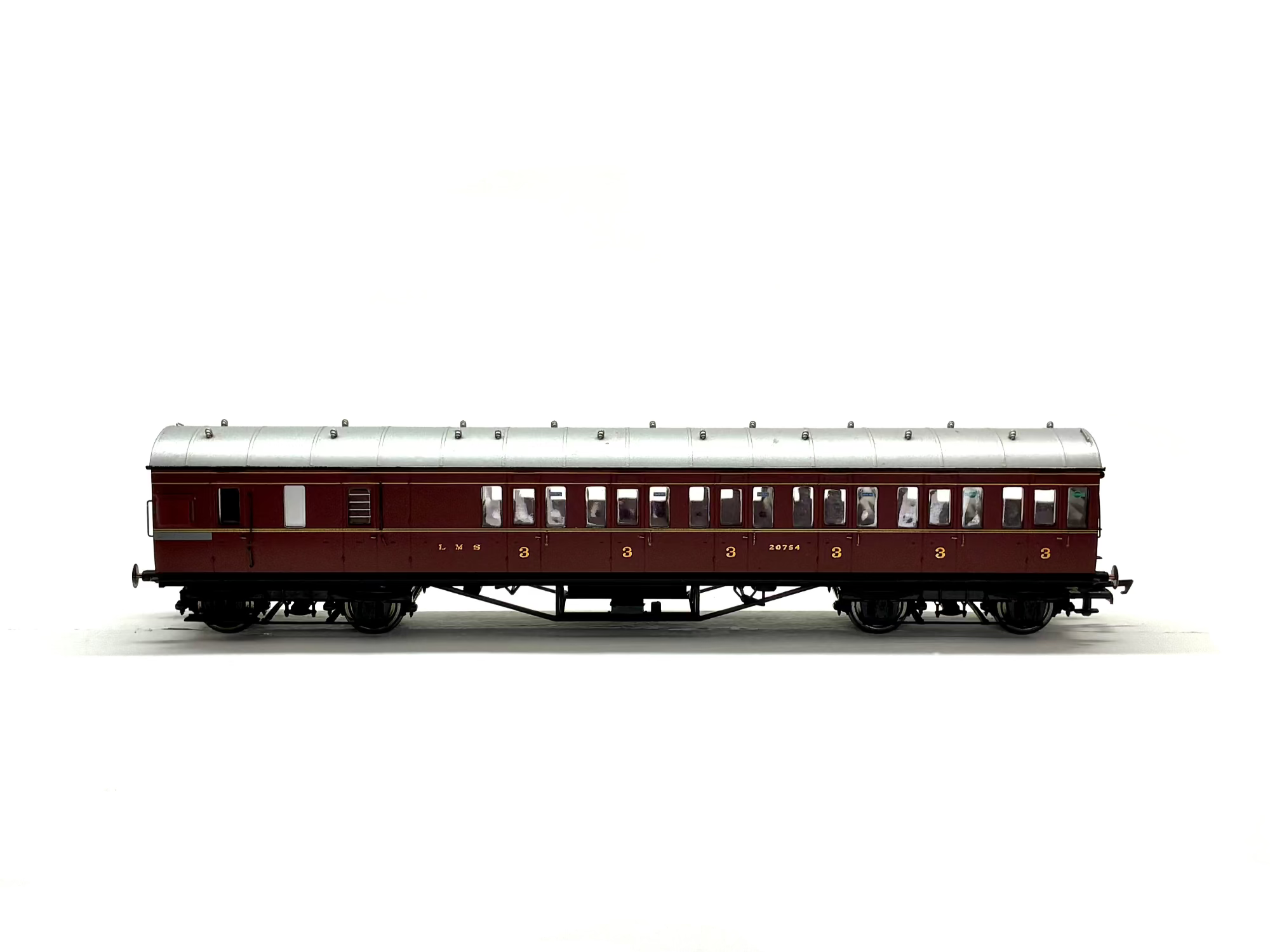 Hornby R4677B 57' non-corridor brake third 20754 in LMS crimson