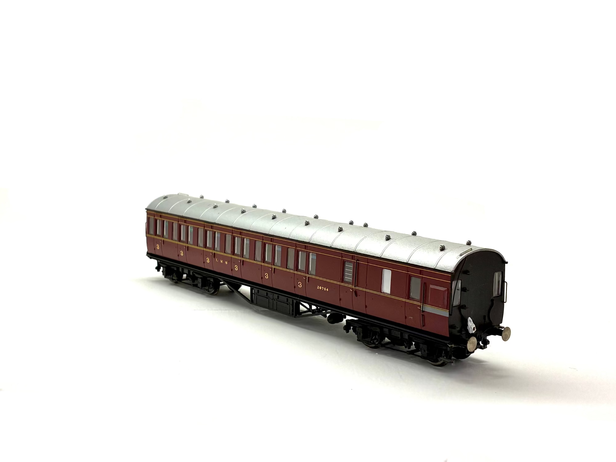Hornby R4677B 57' non-corridor brake third 20754 in LMS crimson