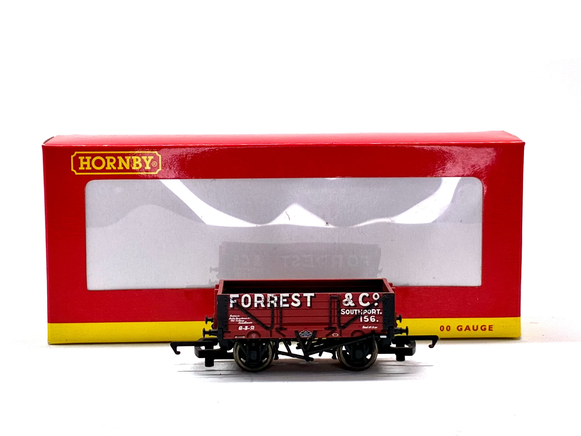 Hornby R6593 4 Plank Wagon "Forrest & Co. Southport"