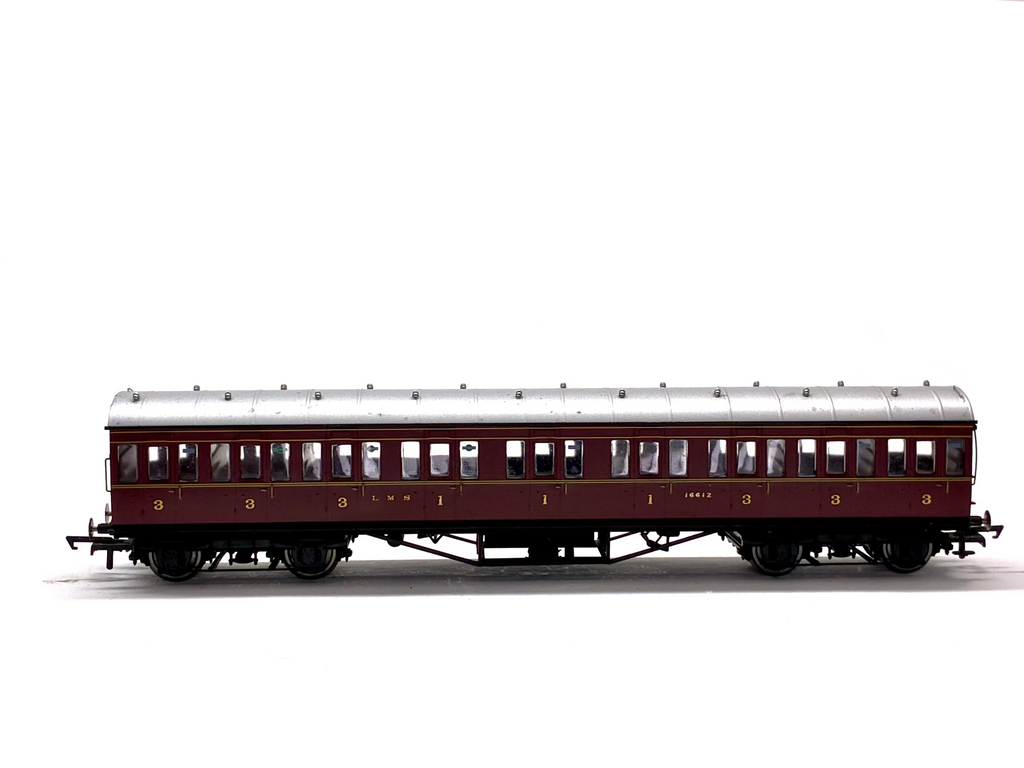Hornby R4656A 57' non-corridor composite 16612 in LMS crimson