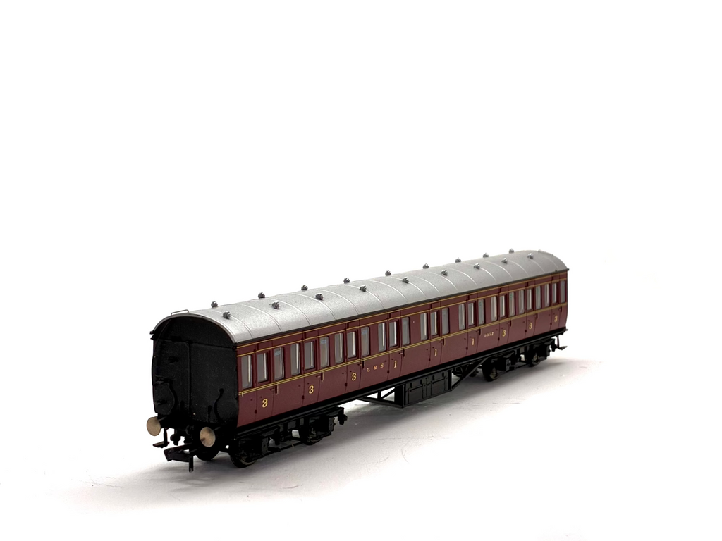 Hornby R4656A 57' non-corridor composite 16612 in LMS crimson