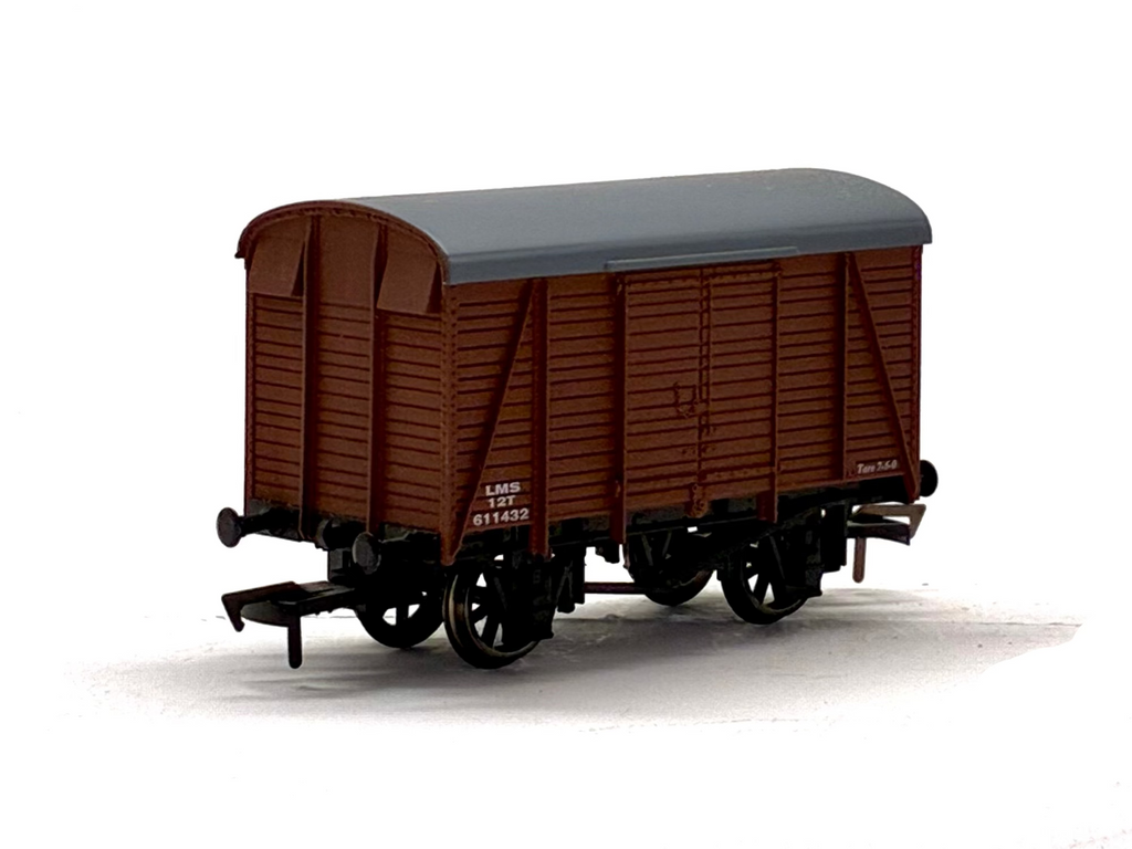 Dapol 4F-021-009 12-ton box van in LMS bauxite 611432