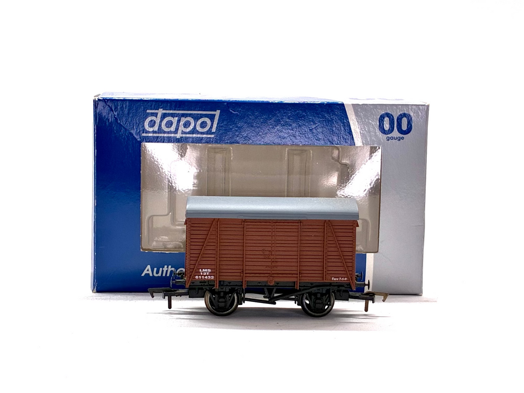 Dapol 4F-021-009 12-ton box van in LMS bauxite 611432