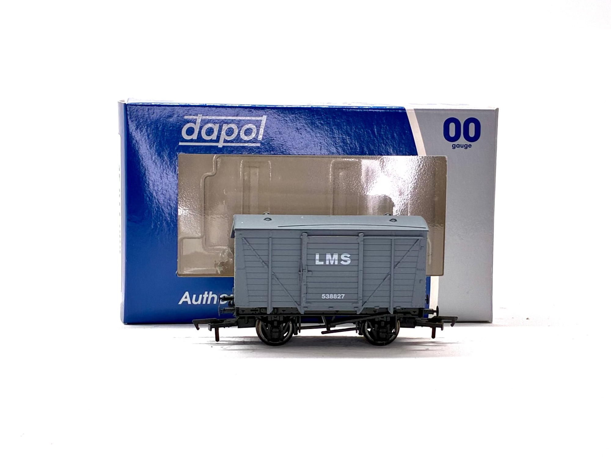 Dapol 4F-011-009 12-ton ventilated van in LMS grey 538827