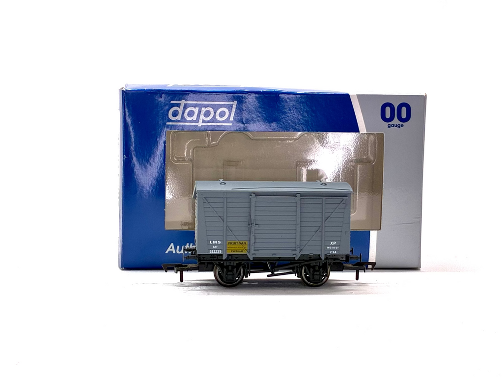 Dapol 4F-011-007 12-ton ventilated fruits van in LMS grey 511239
