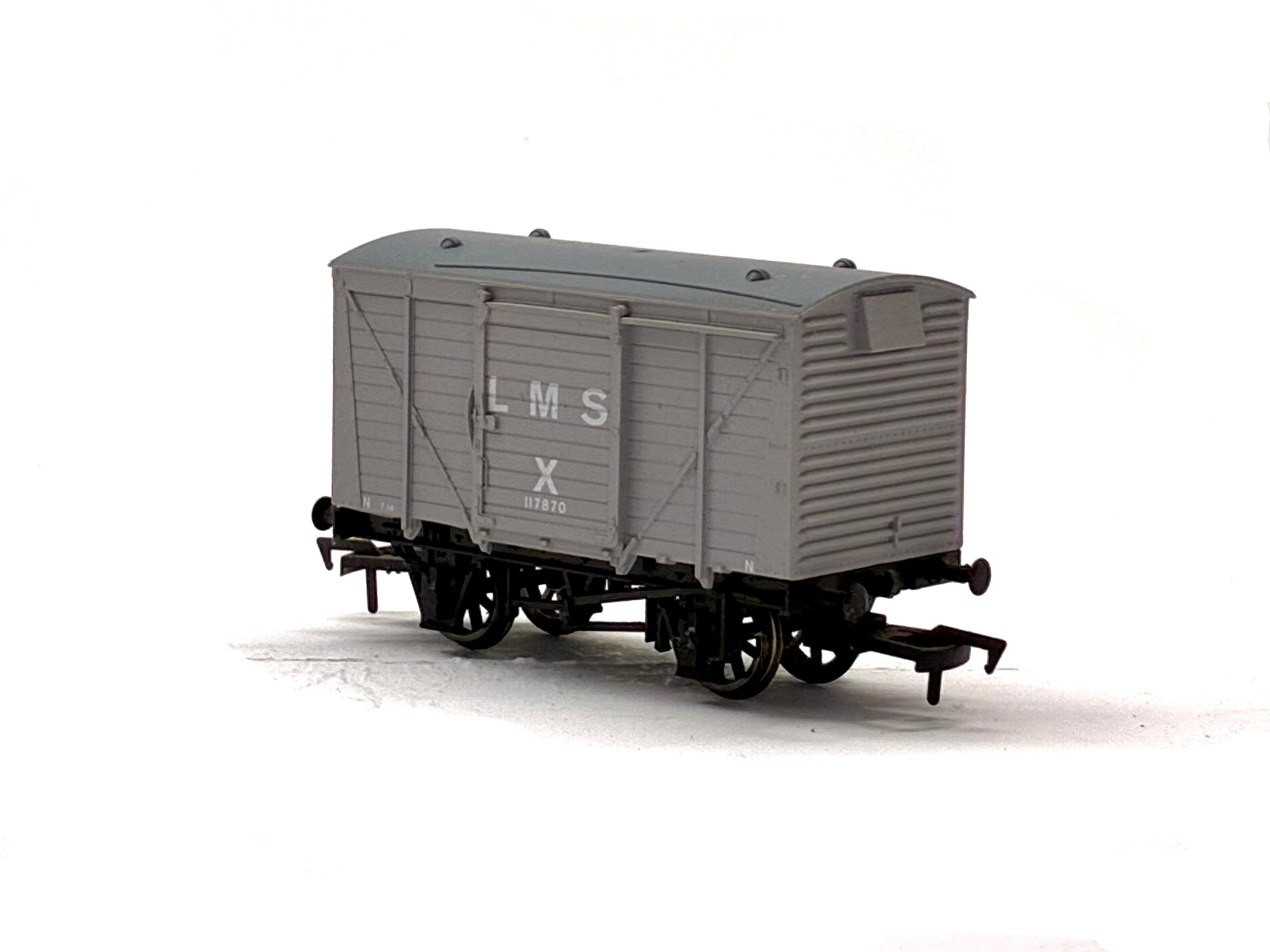 Dapol 4F-011-015 12-ton ventilated van in LMS grey 117870