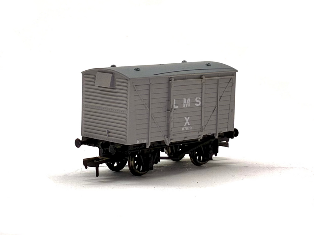 Dapol 4F-011-015 12-ton ventilated van in LMS grey 117870