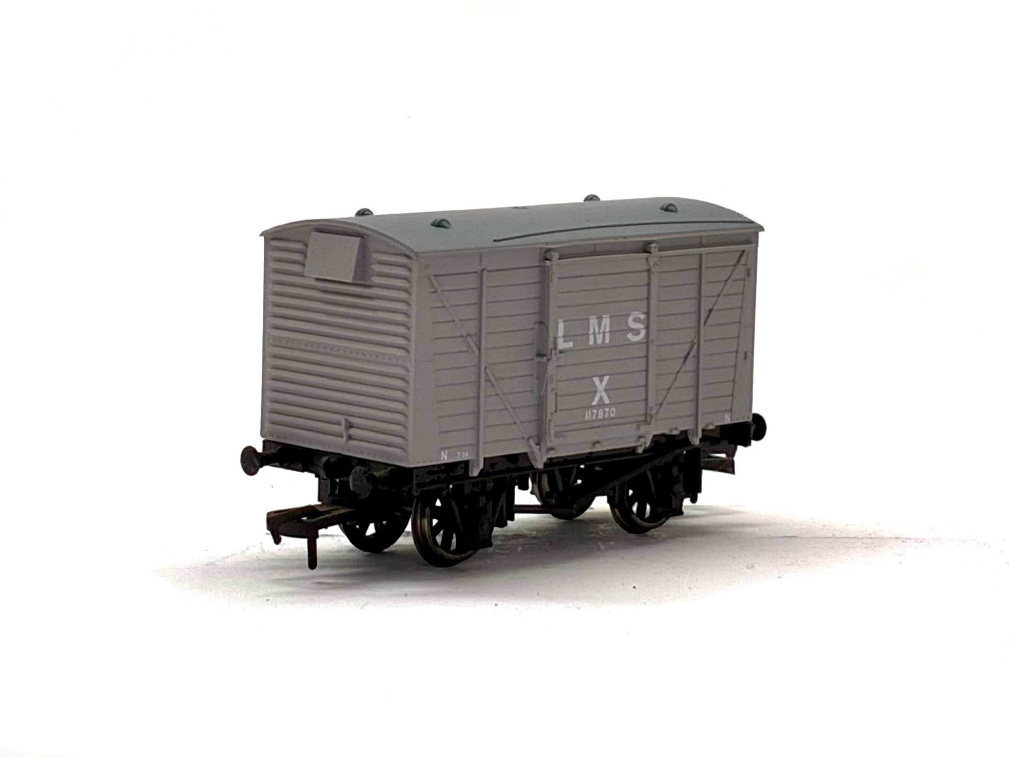 Dapol 4F-011-015 12-ton ventilated van in LMS grey 117870