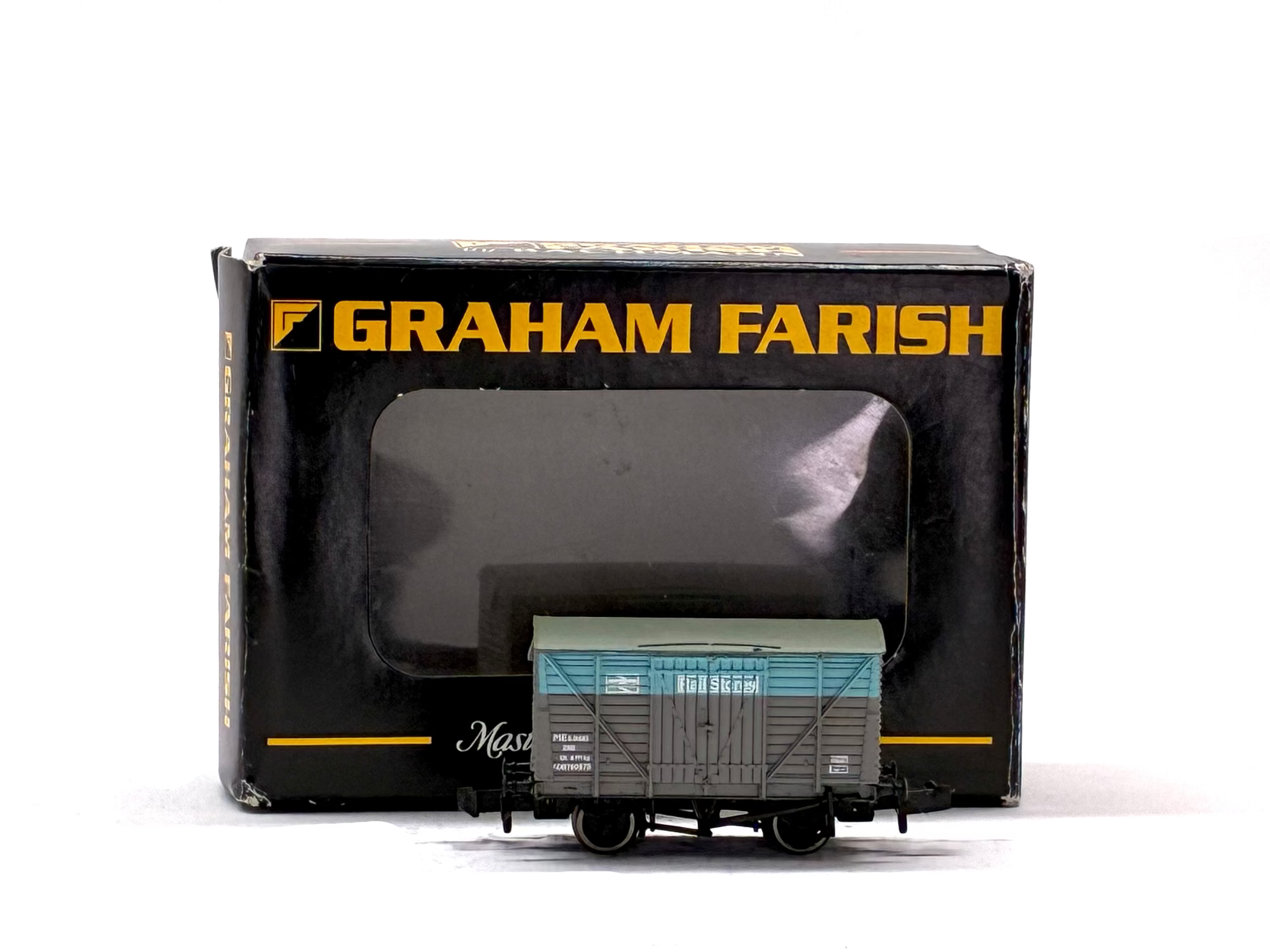 Graham Farish 373-702 12 Ton ventilated van with planked sides in BR Rail Stores grey ADB780575