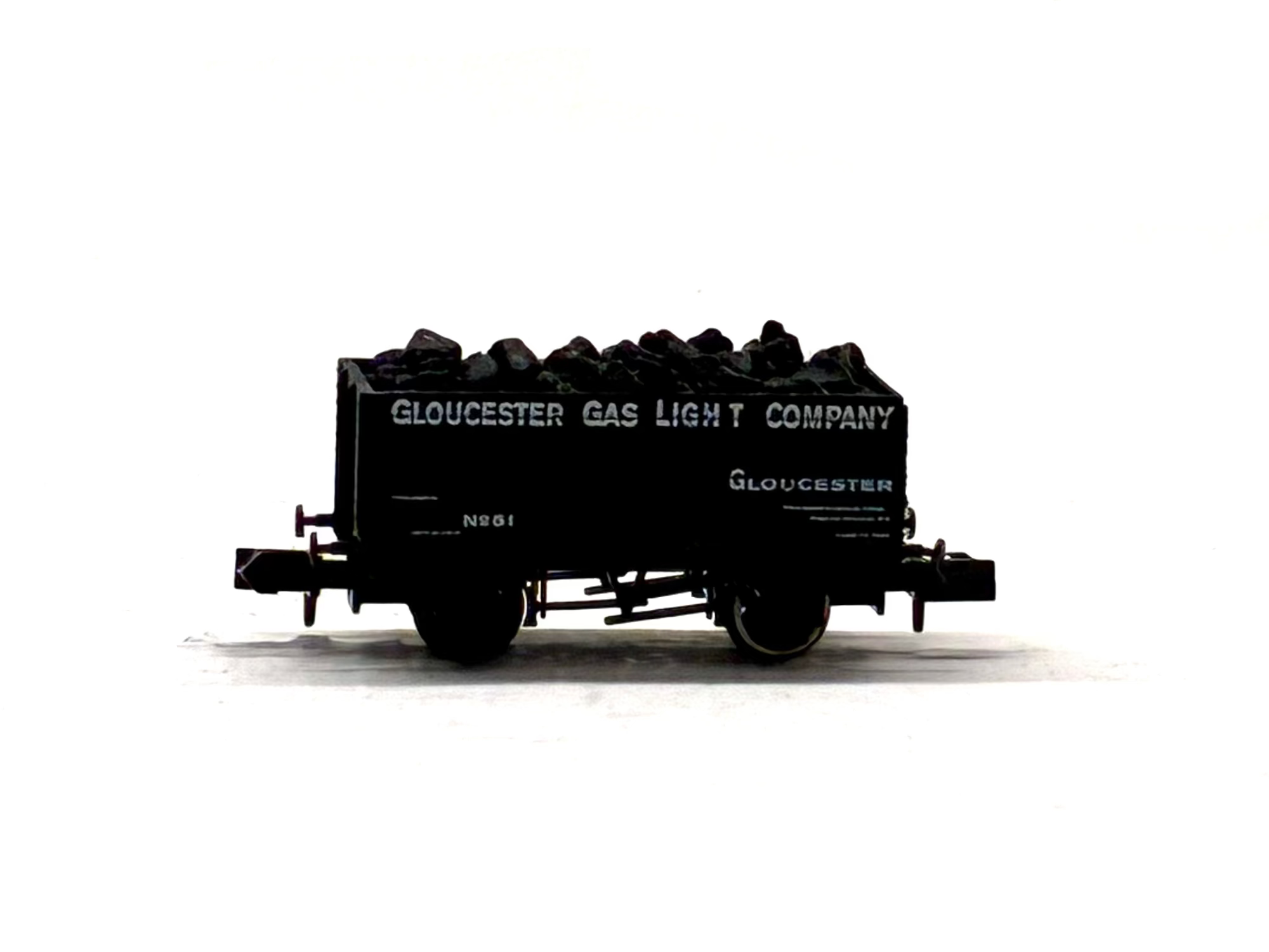 Dapol MU90012 20-ton steel mineral wagon "Avon Tyres"