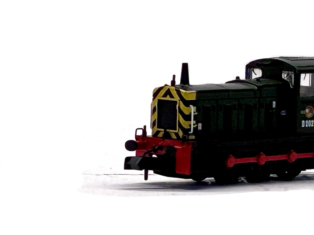 Graham Farish 371-061A Class 03 D2028 in BR green with wasp stripes