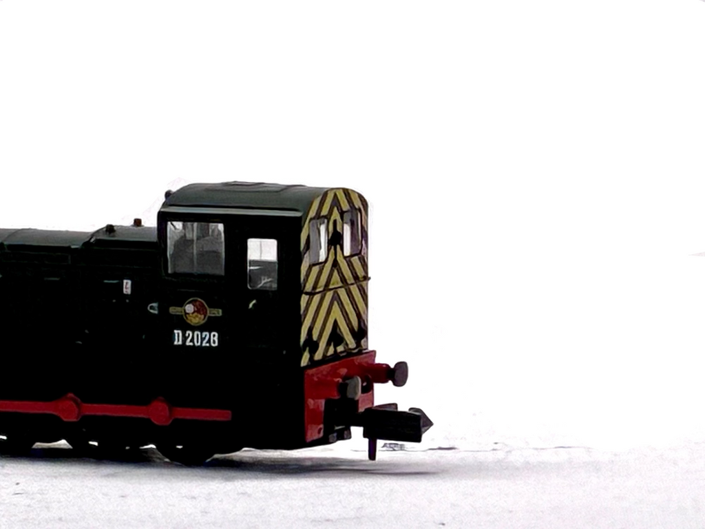 Graham Farish 371-061A Class 03 D2028 in BR green with wasp stripes