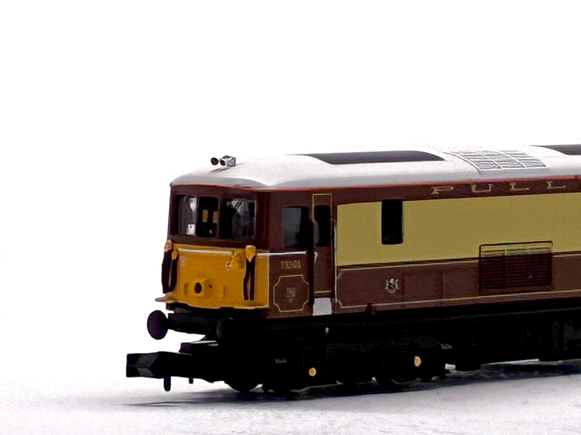 Dapol DAGM235 Class 73 73101 'The Royal Alex' in Pullman Umber & Cream