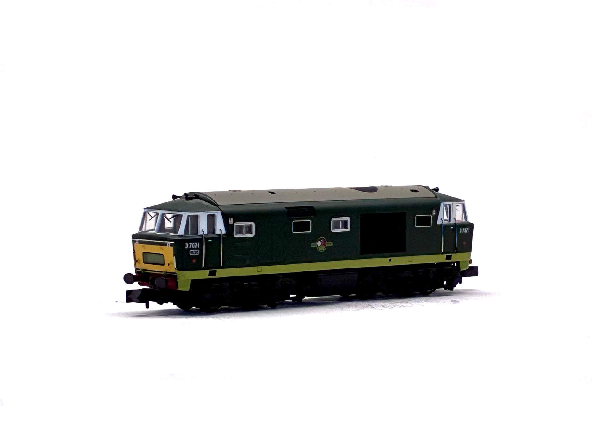 Dapol 2D-018-005 Class 35 'Hymek' D7072 in BR green unpowered dummy