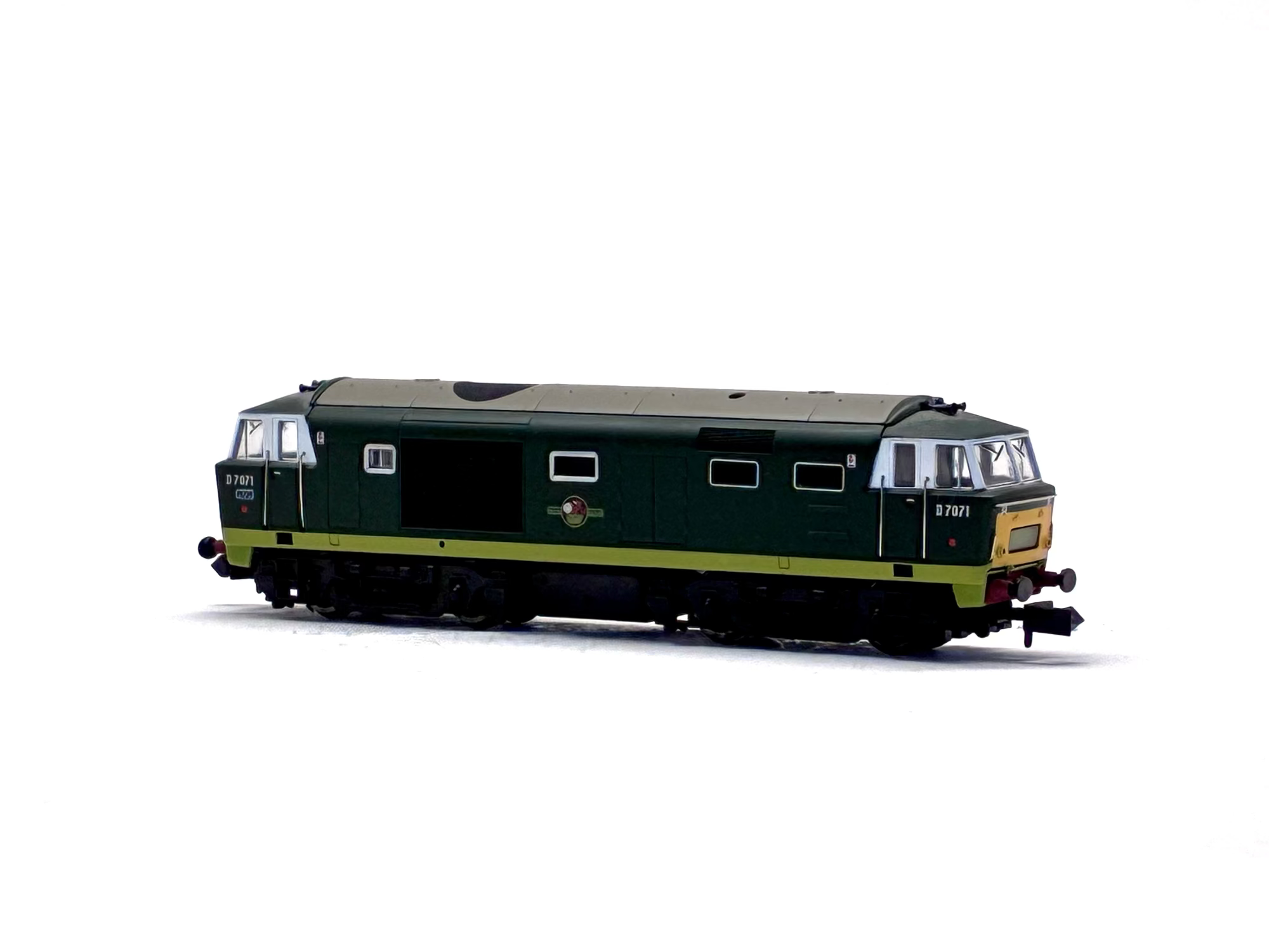 Dapol 2D-018-005 Class 35 'Hymek' D7072 in BR green unpowered dummy
