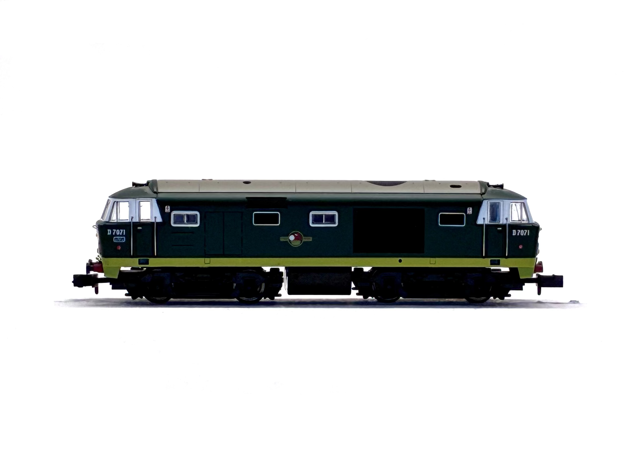 Dapol 2D-018-005 Class 35 'Hymek' D7072 in BR green unpowered dummy