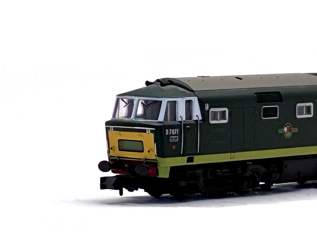 Dapol 2D-018-005 Class 35 'Hymek' D7072 in BR green unpowered dummy
