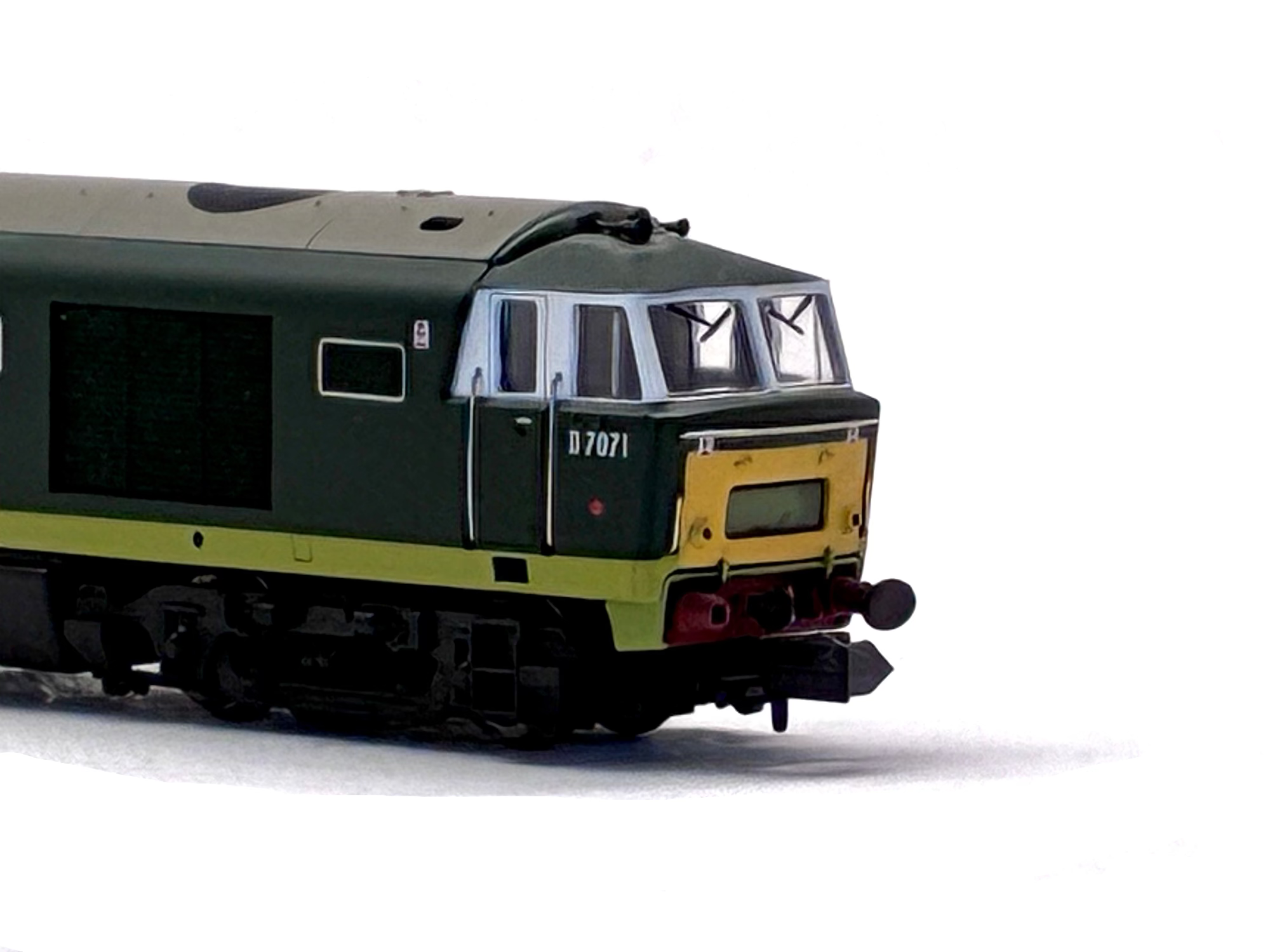 Dapol 2D-018-005 Class 35 'Hymek' D7072 in BR green unpowered dummy