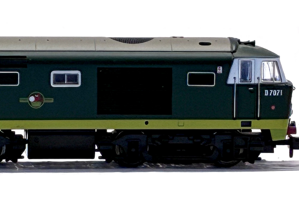 Dapol 2D-018-005 Class 35 'Hymek' D7072 in BR green unpowered dummy