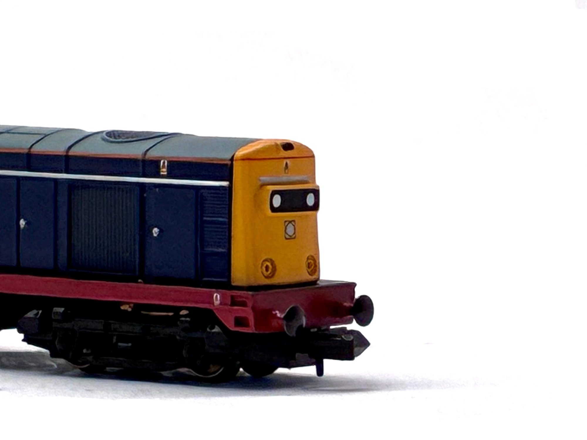 Graham Farish 371-025 Class 20/9 20906 in DRS Blue