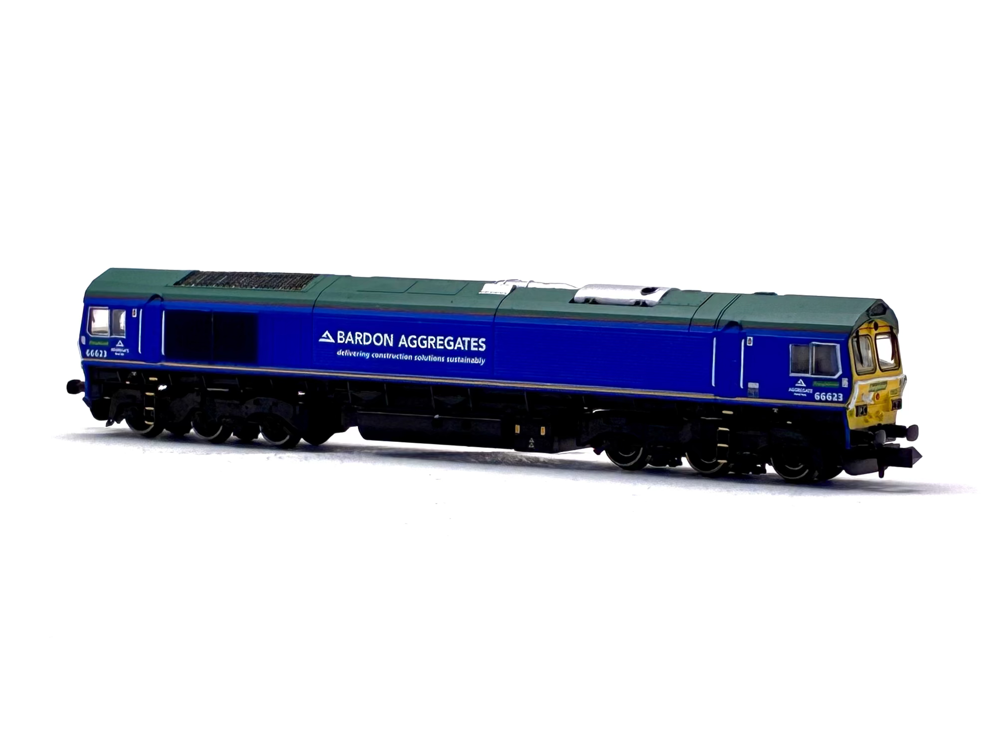Dapol ND068 Class 66 diesel 66623 Bardon Aggregates livery, operated by Freightliner