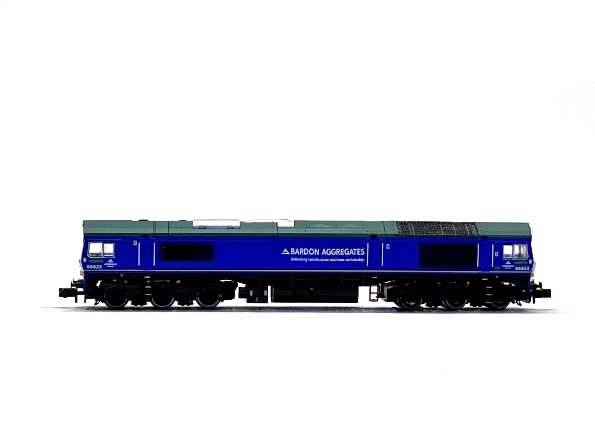 Dapol ND068 Class 66 diesel 66623 Bardon Aggregates livery, operated by Freightliner