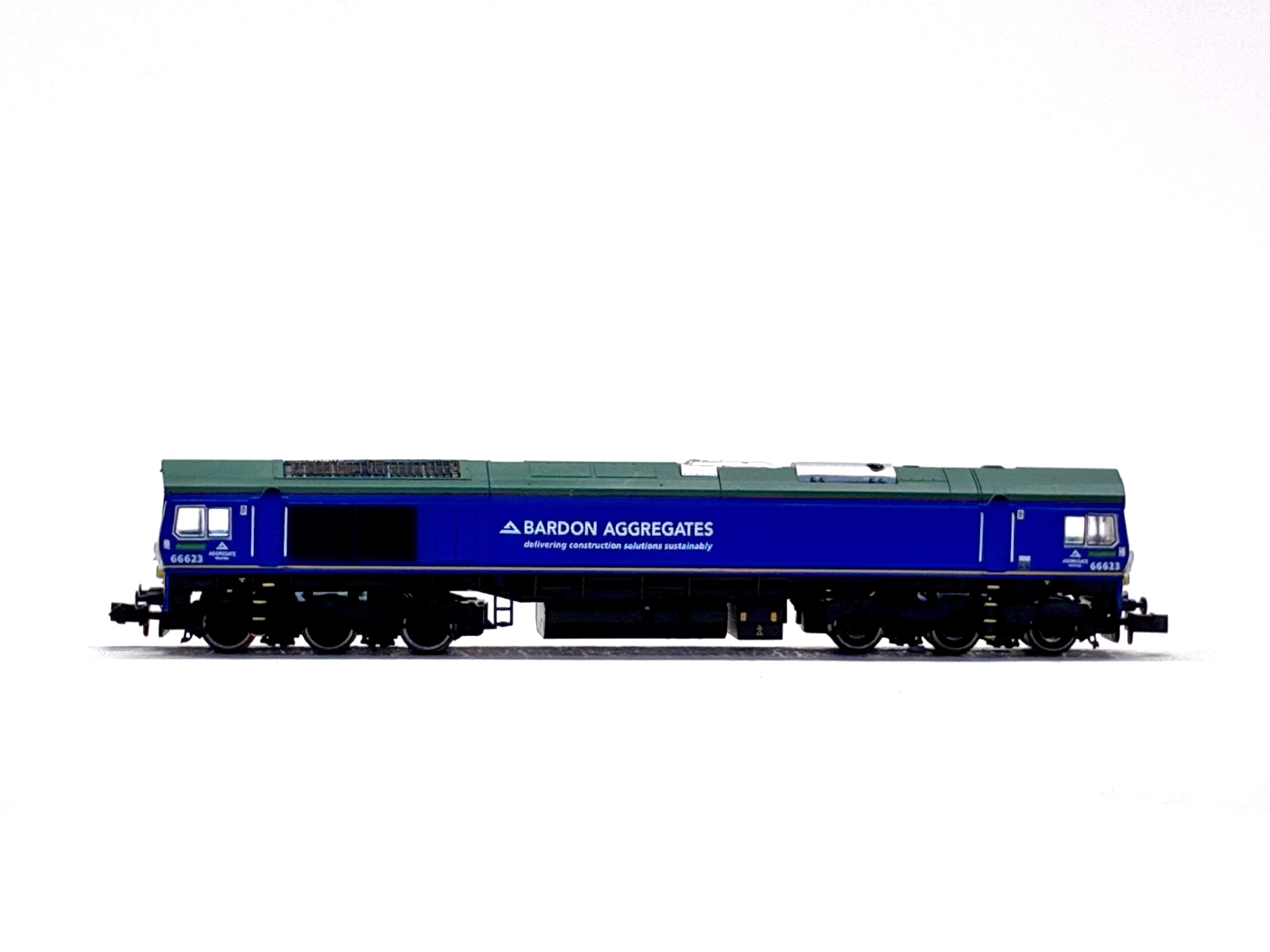 Dapol ND068 Class 66 diesel 66623 Bardon Aggregates livery, operated by Freightliner