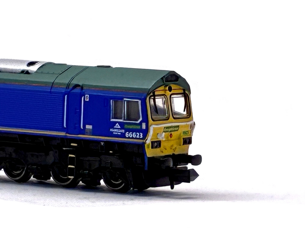 Dapol ND068 Class 66 diesel 66623 Bardon Aggregates livery, operated by Freightliner