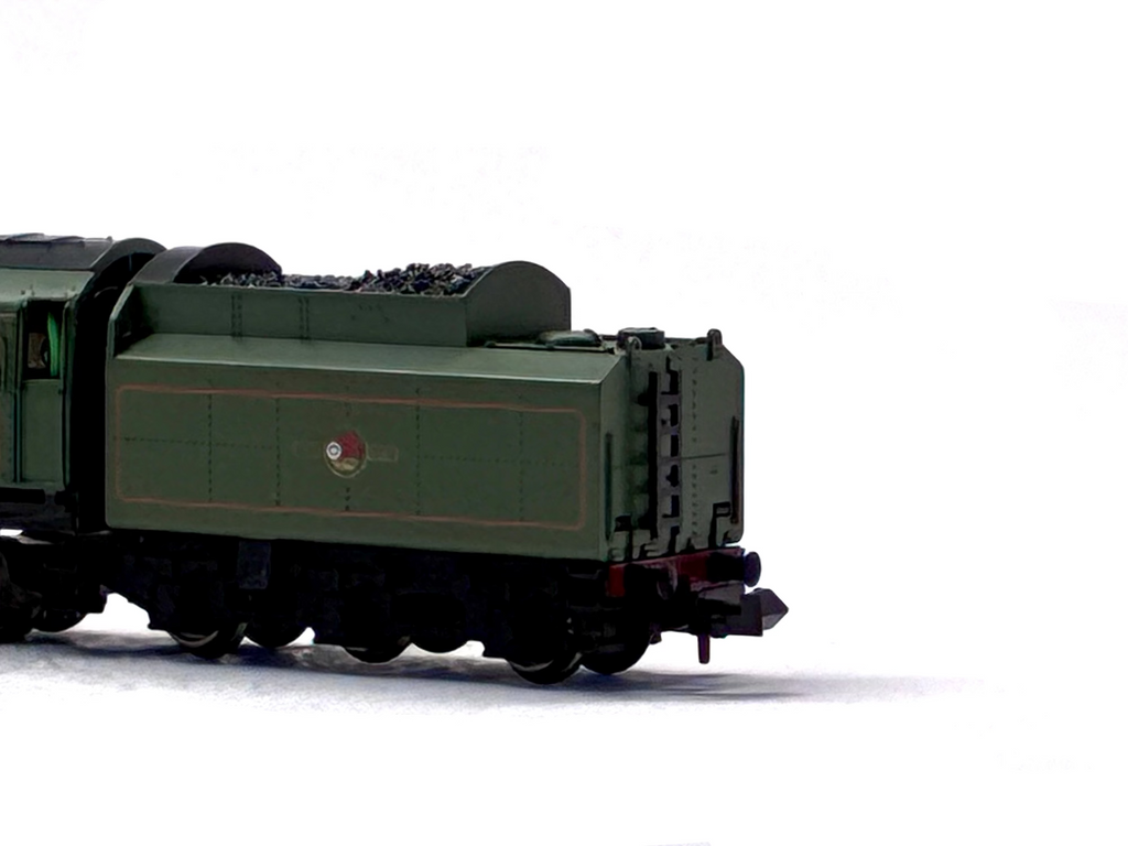 Minitrix 12037mini Britannia Class 4-6-2 'Britannia' 70000 in BR green with Late Crest