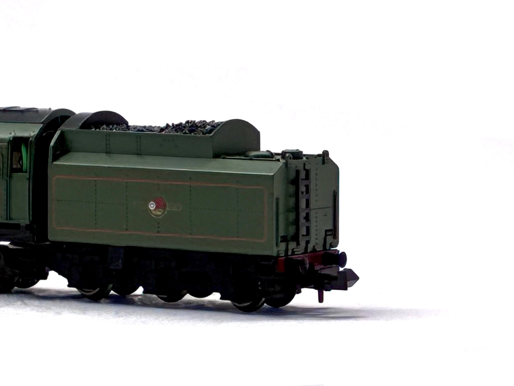Minitrix 12037mini Britannia Class 4-6-2 'Britannia' 70000 in BR green with Late Crest