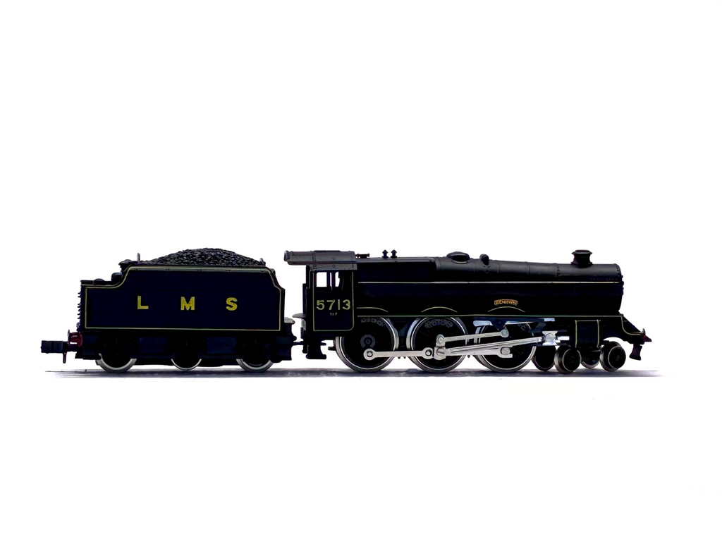 Peco Jubilee Class 4-6-0 No. 5713 Renown LMS Black