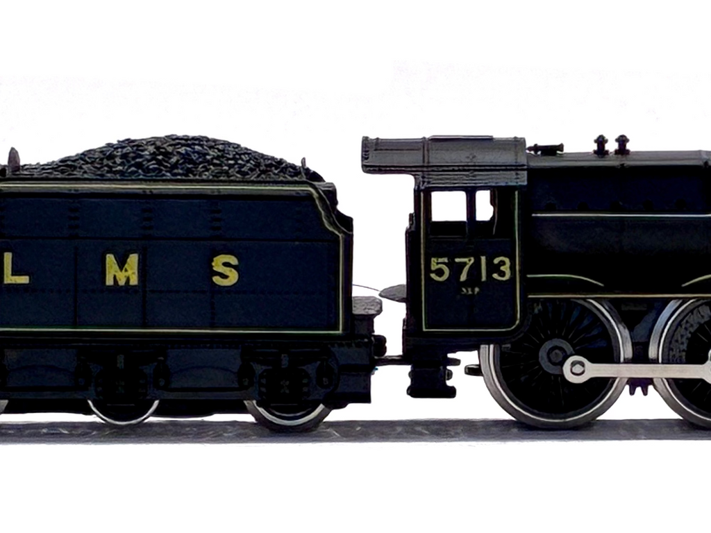 Peco Jubilee Class 4-6-0 No. 5713 Renown LMS Black