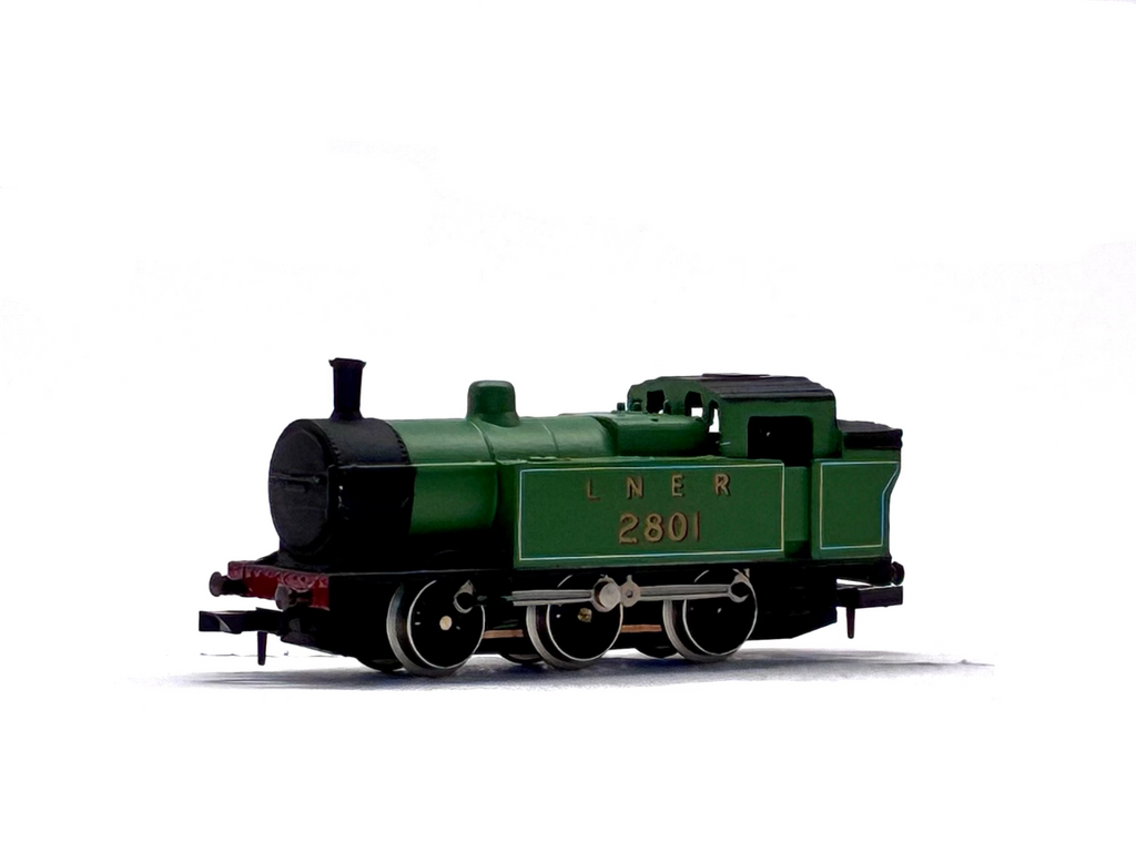 Graham Farish 1702 General Purpose 0-6-0T 2801 in LNER green