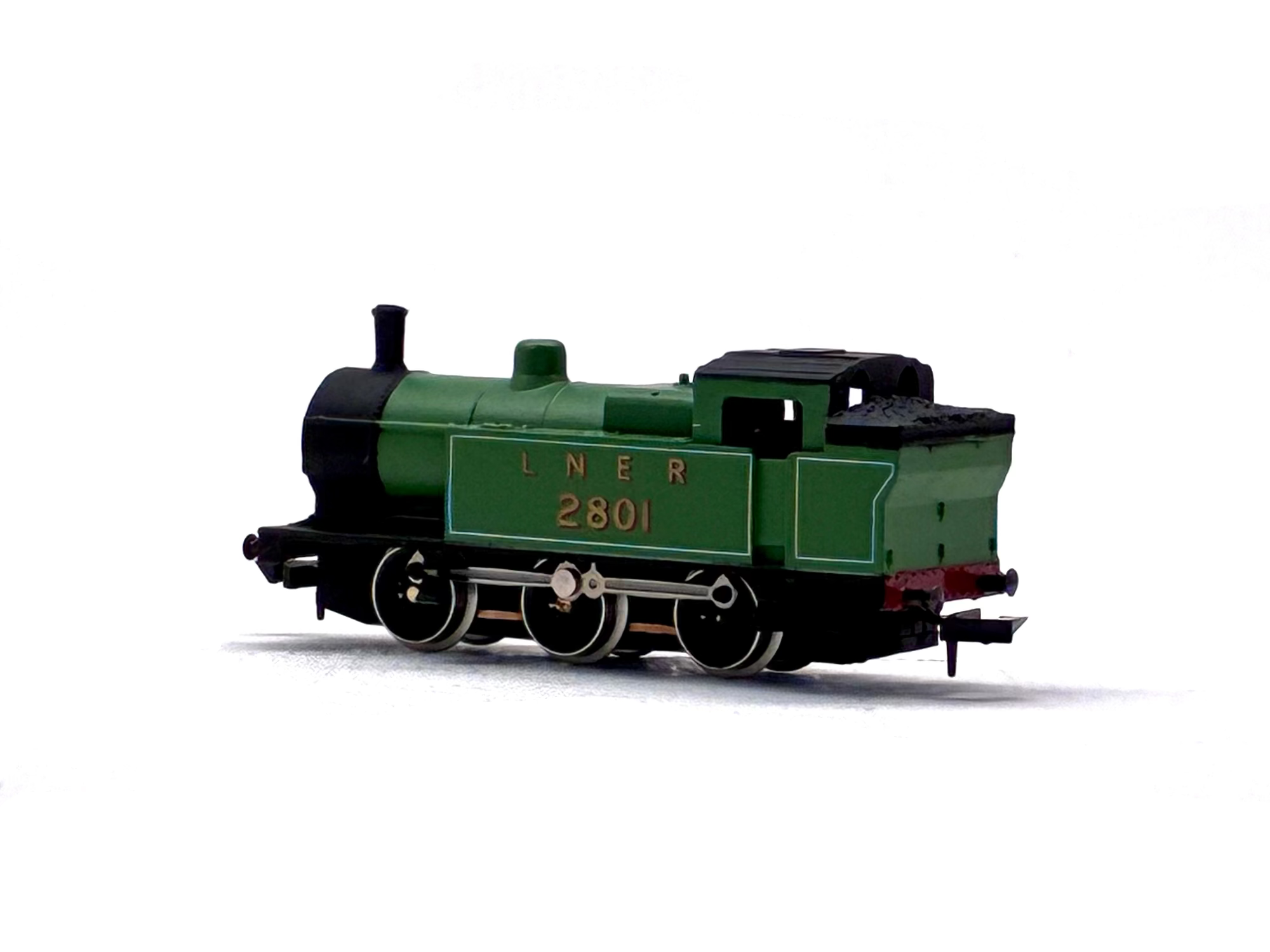 Graham Farish 1702 General Purpose 0-6-0T 2801 in LNER green