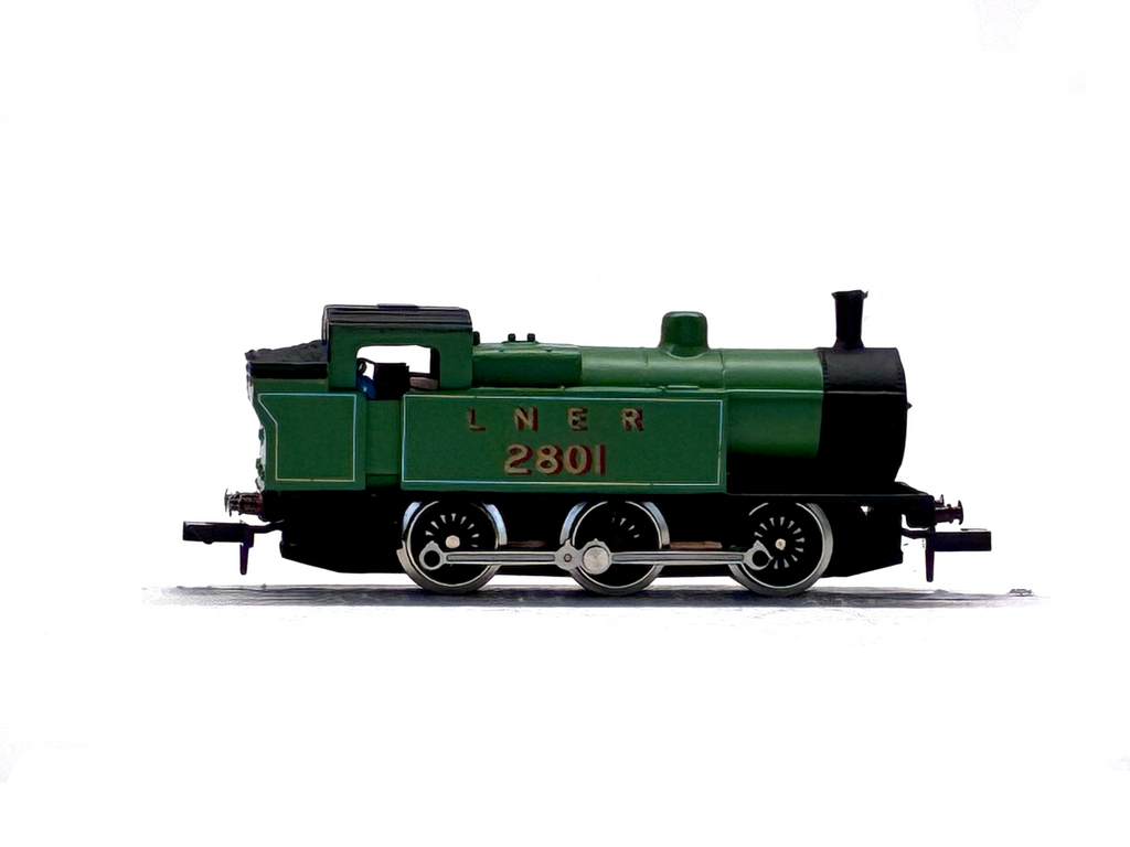 Graham Farish 1702 General Purpose 0-6-0T 2801 in LNER green