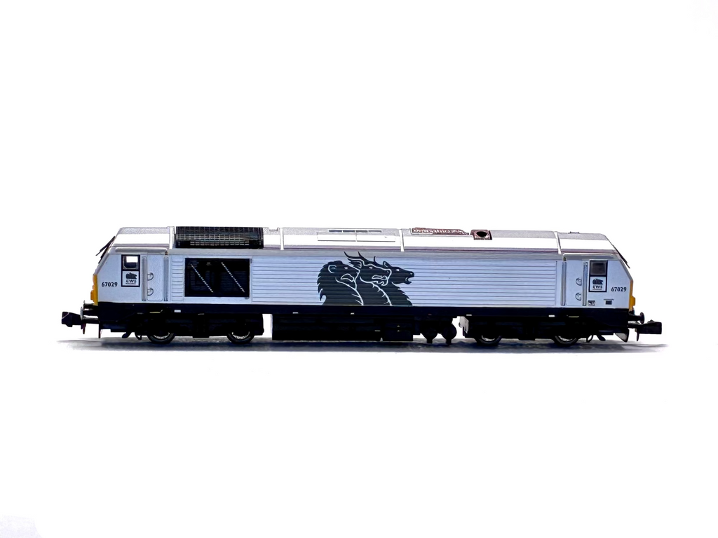 Dapol ND101 Class 67 and DVT in EWS managers train silver livery
