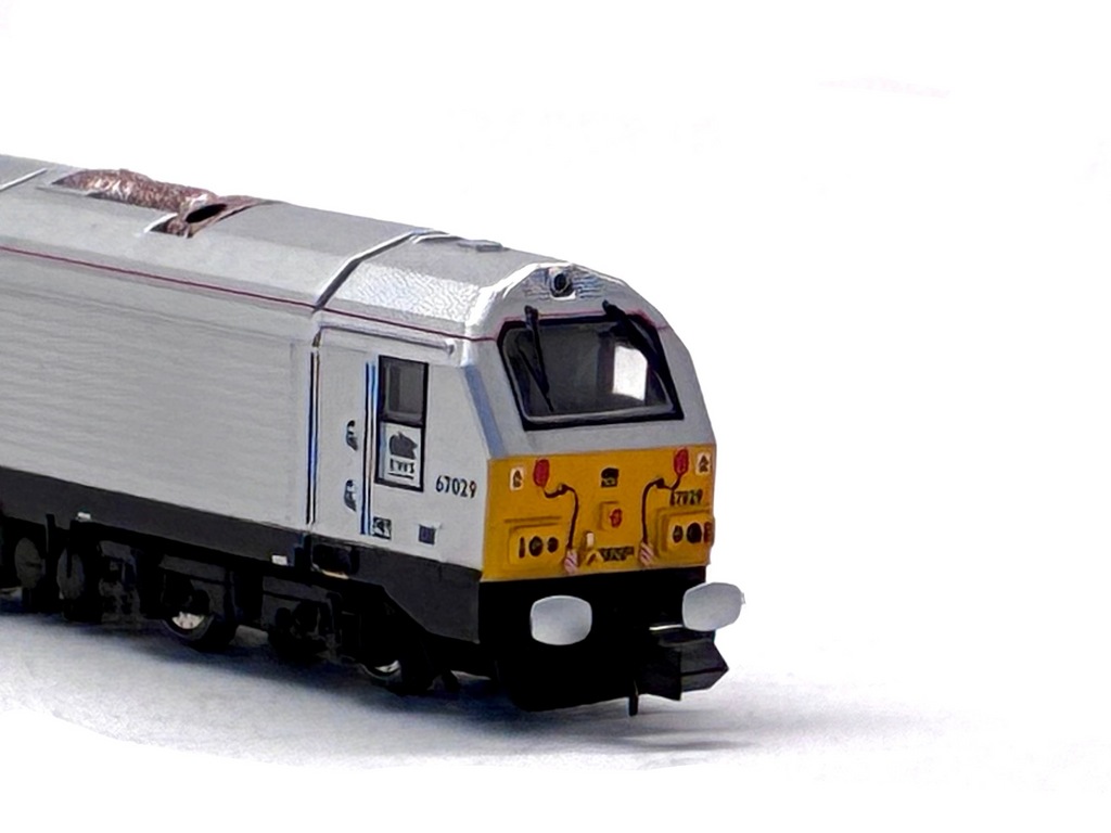 Dapol ND101 Class 67 and DVT in EWS managers train silver livery