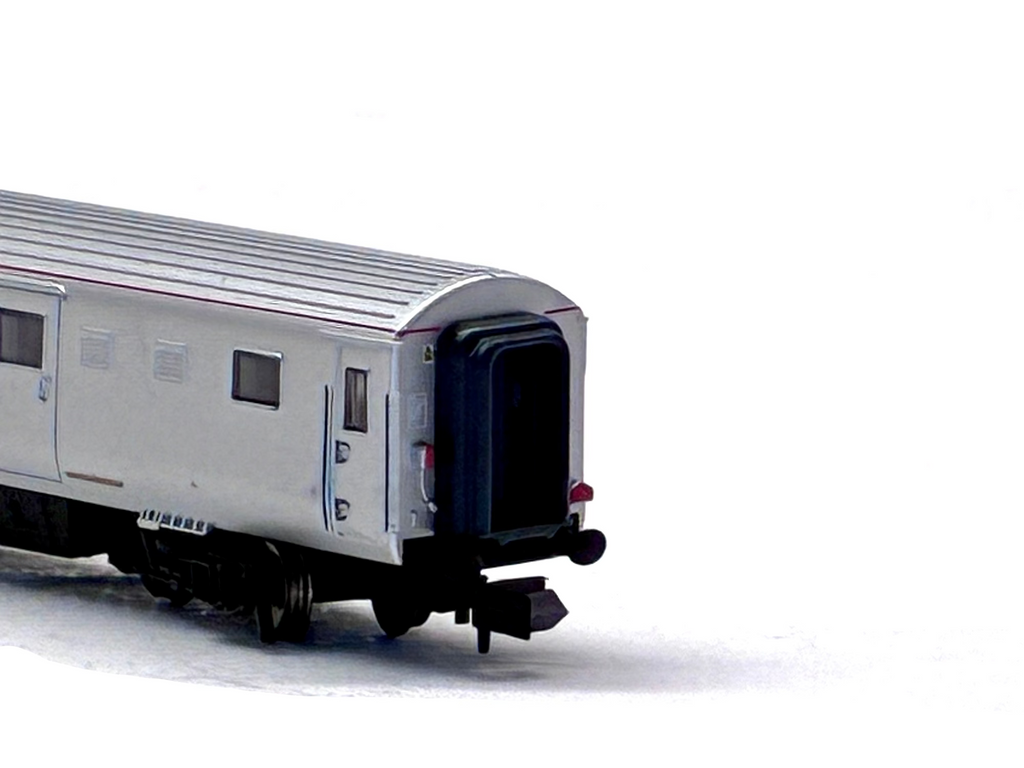 Dapol ND101 Class 67 and DVT in EWS managers train silver livery