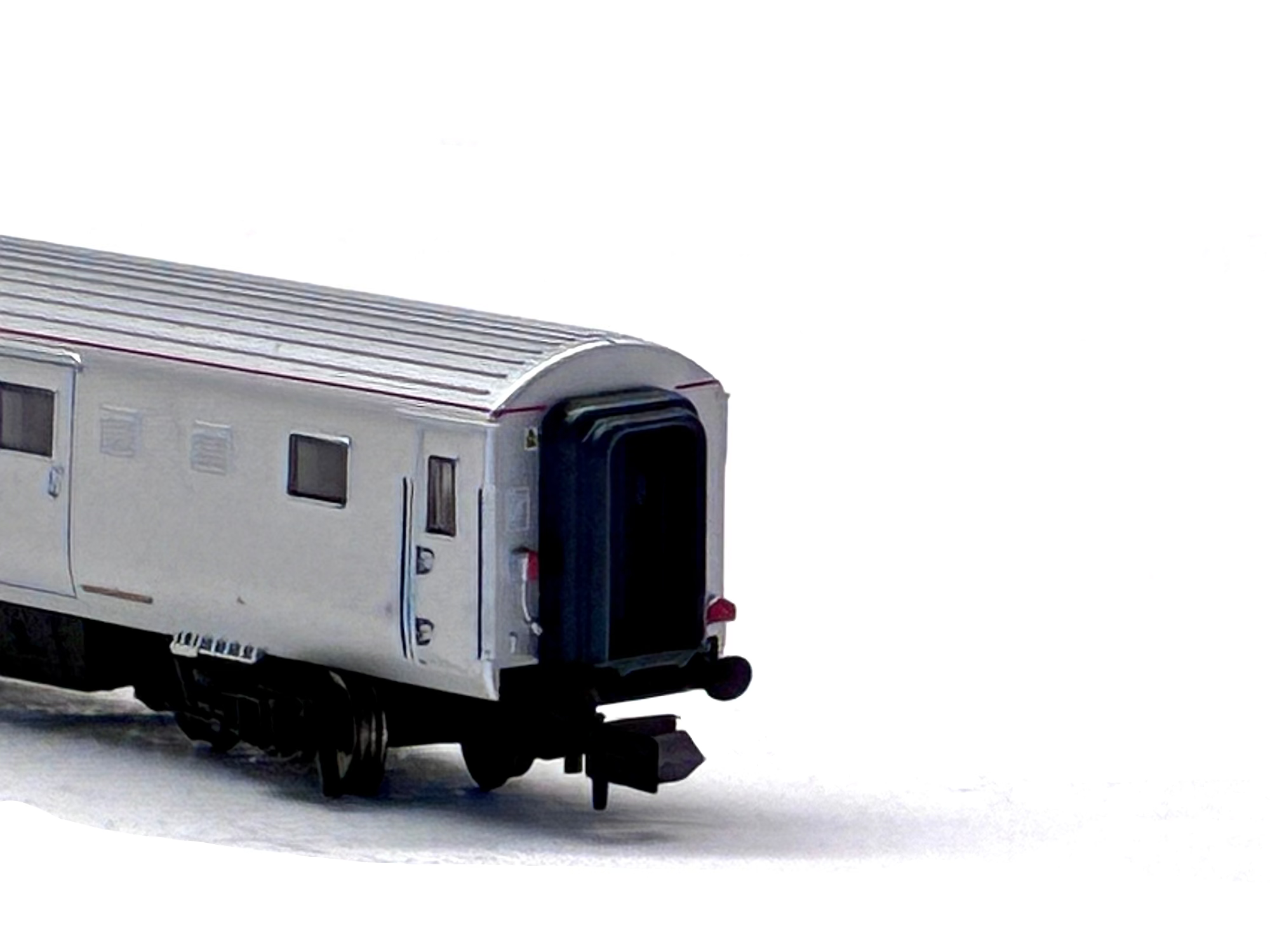 Dapol ND101 Class 67 and DVT in EWS managers train silver livery