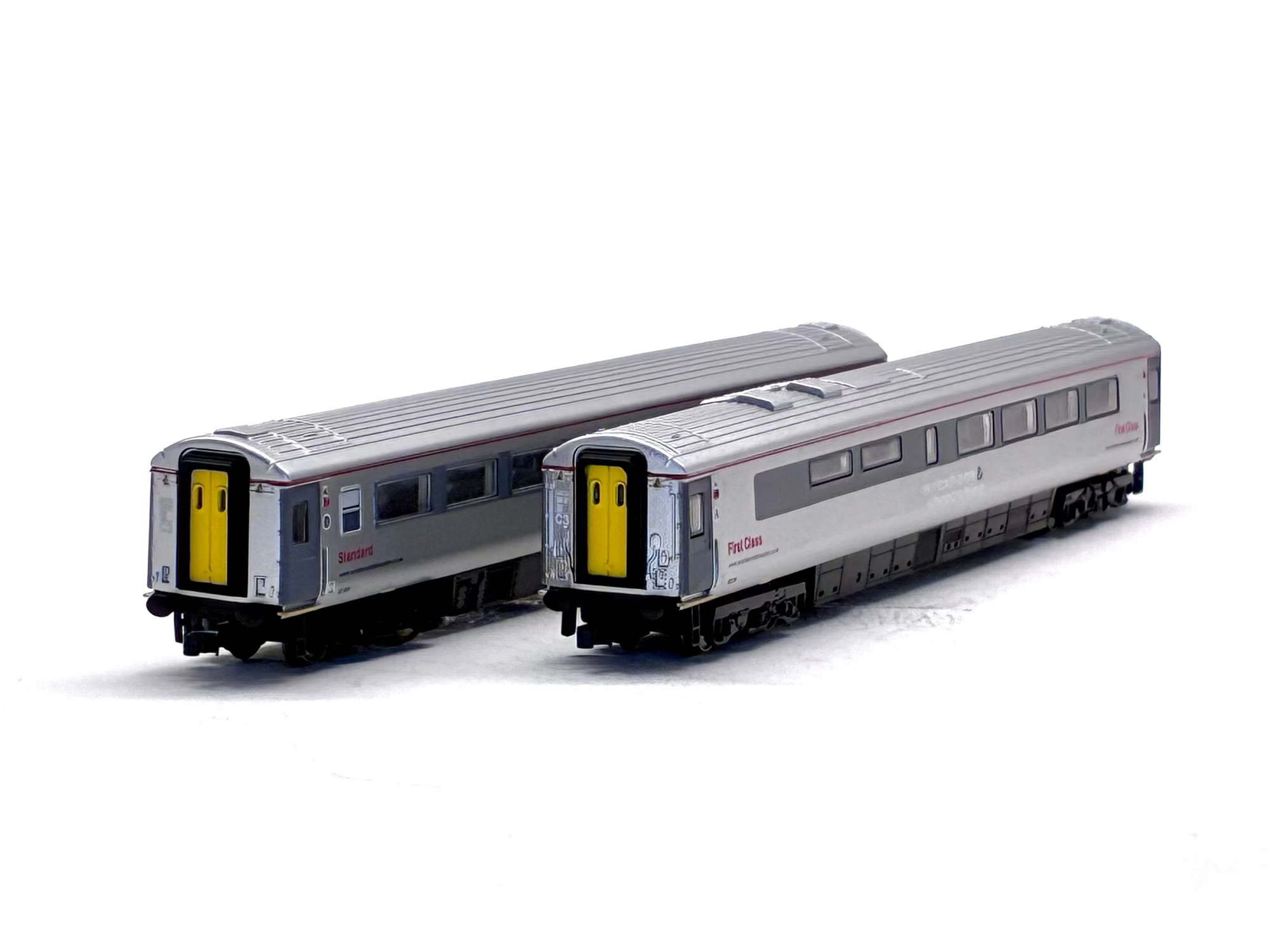 Dapol 2P-005-002 Mk3 coach twin pack buffet & Mk3 2nd class "Wrexham & Shropshire"
