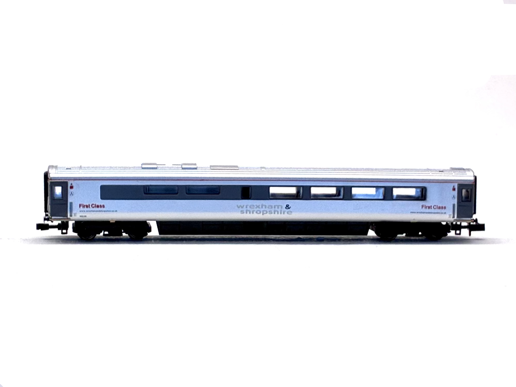 Dapol 2P-005-002 Mk3 coach twin pack buffet & Mk3 2nd class "Wrexham & Shropshire"