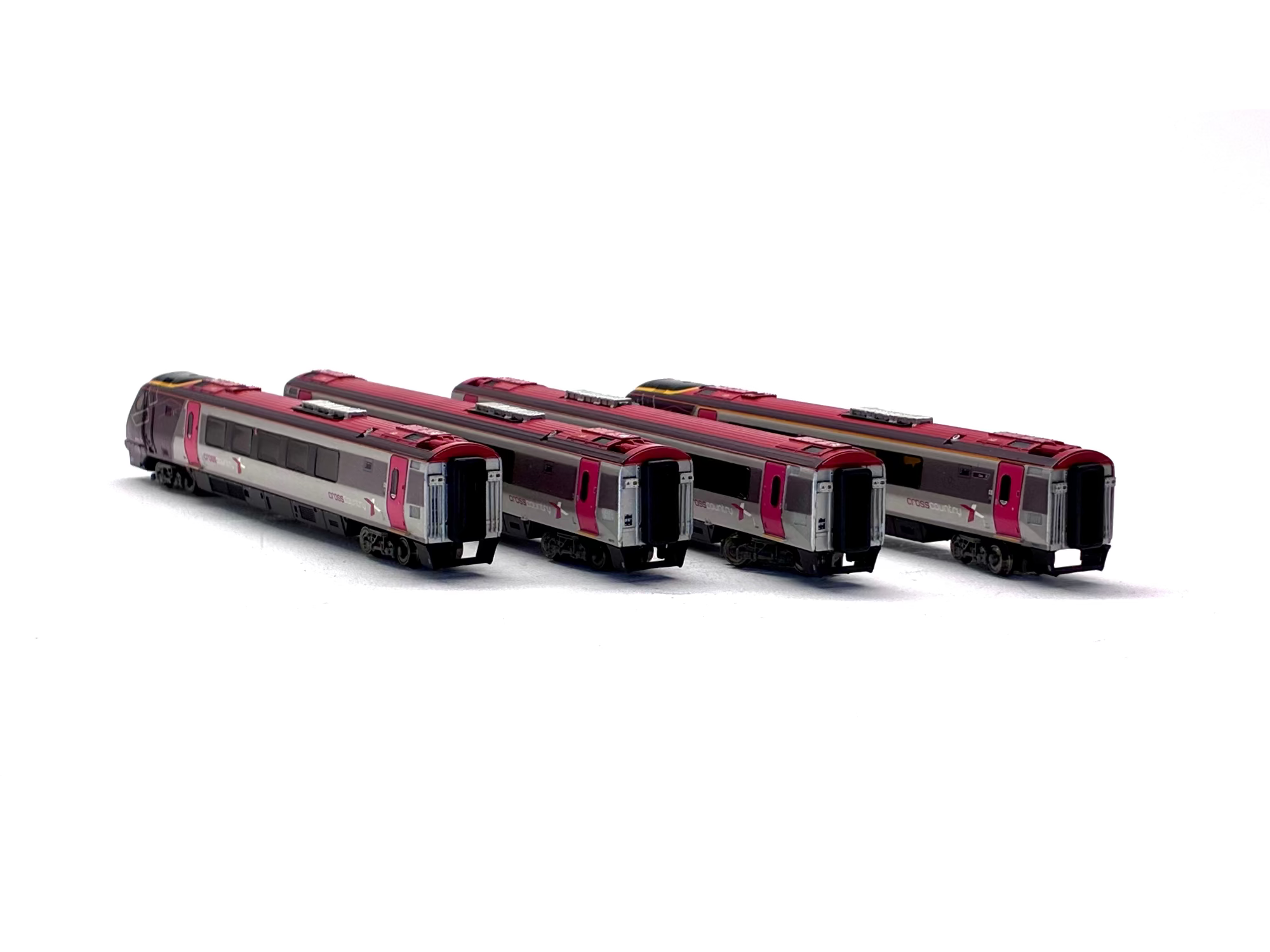 Graham Farish 371-678 Class 220 Voyager 220017 in Cross Country livery 4 car set