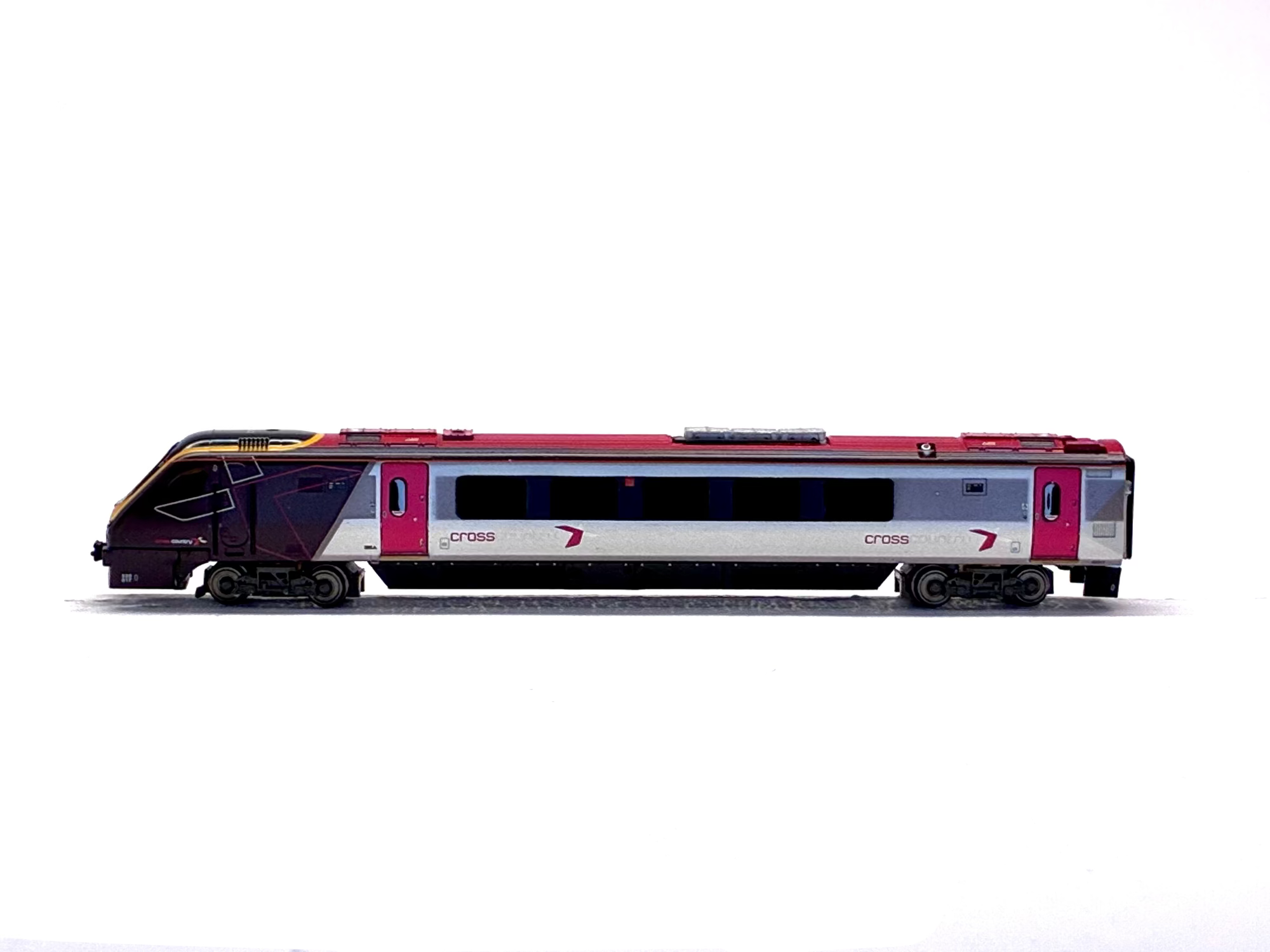 Graham Farish 371-678 Class 220 Voyager 220017 in Cross Country livery 4 car set