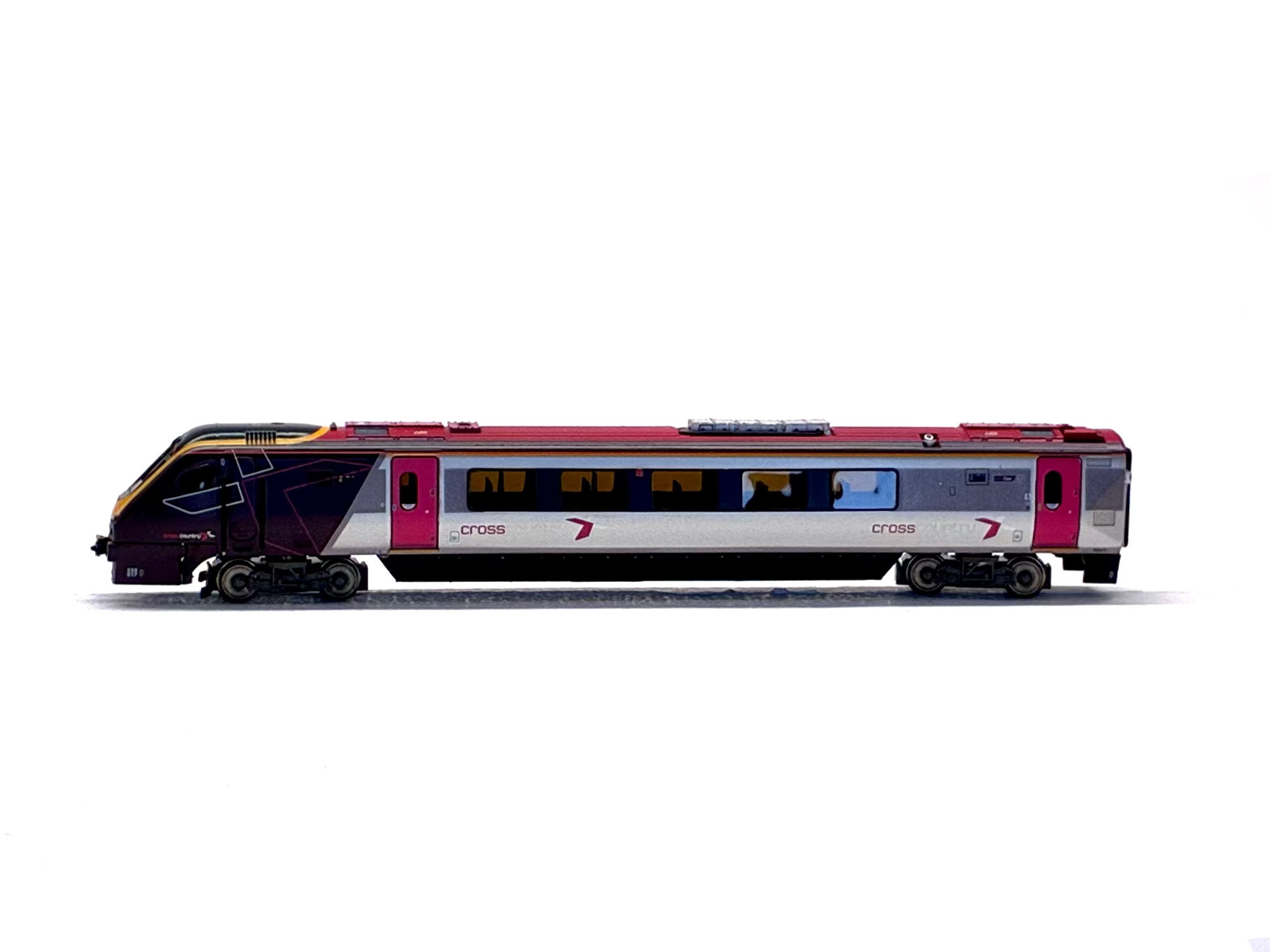 Graham Farish 371-678 Class 220 Voyager 220017 in Cross Country livery 4 car set