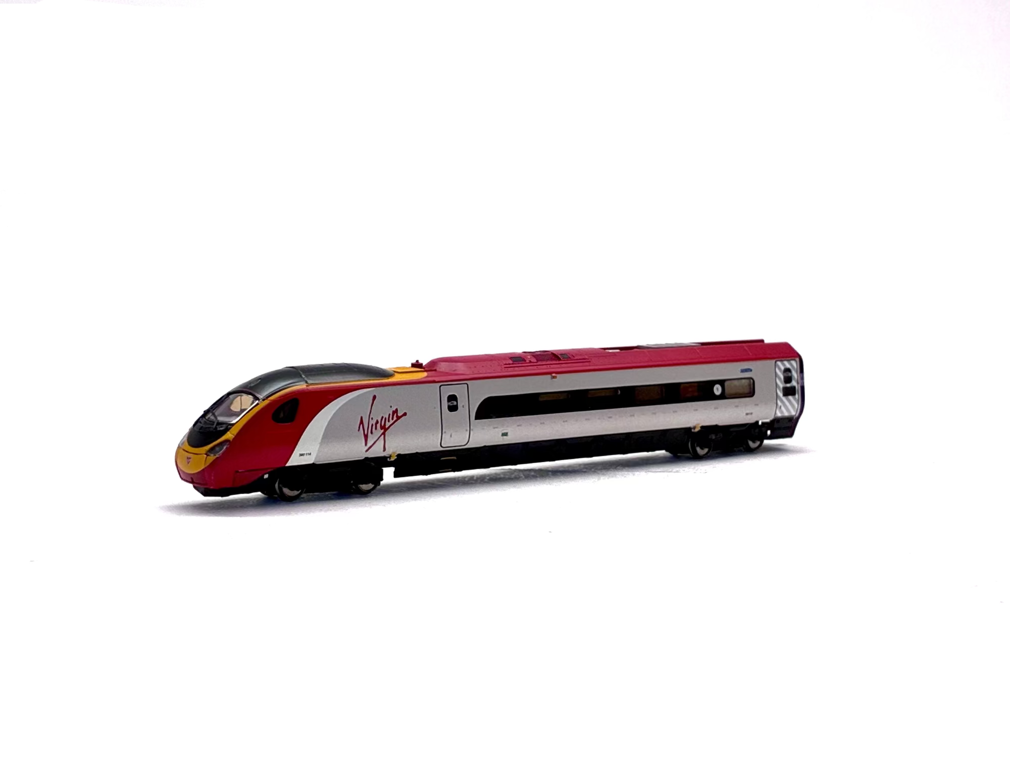 Revolution Trains N Class 390 'Pendolino' city of Manchester sound 11 car set