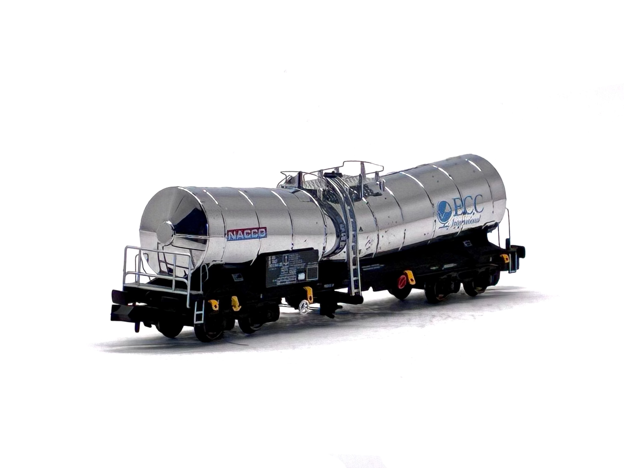 Dapol 2F-027-001 ICA 'Silver Bullet' bogie tank wagon in NACCO/ECC livery