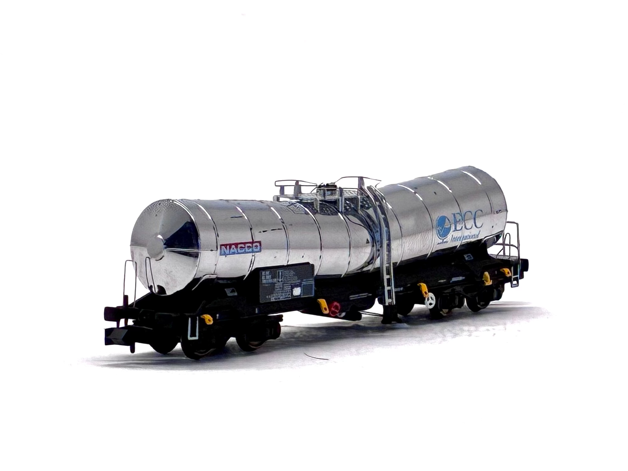 Dapol 2F-027-001 ICA 'Silver Bullet' bogie tank wagon in NACCO/ECC livery