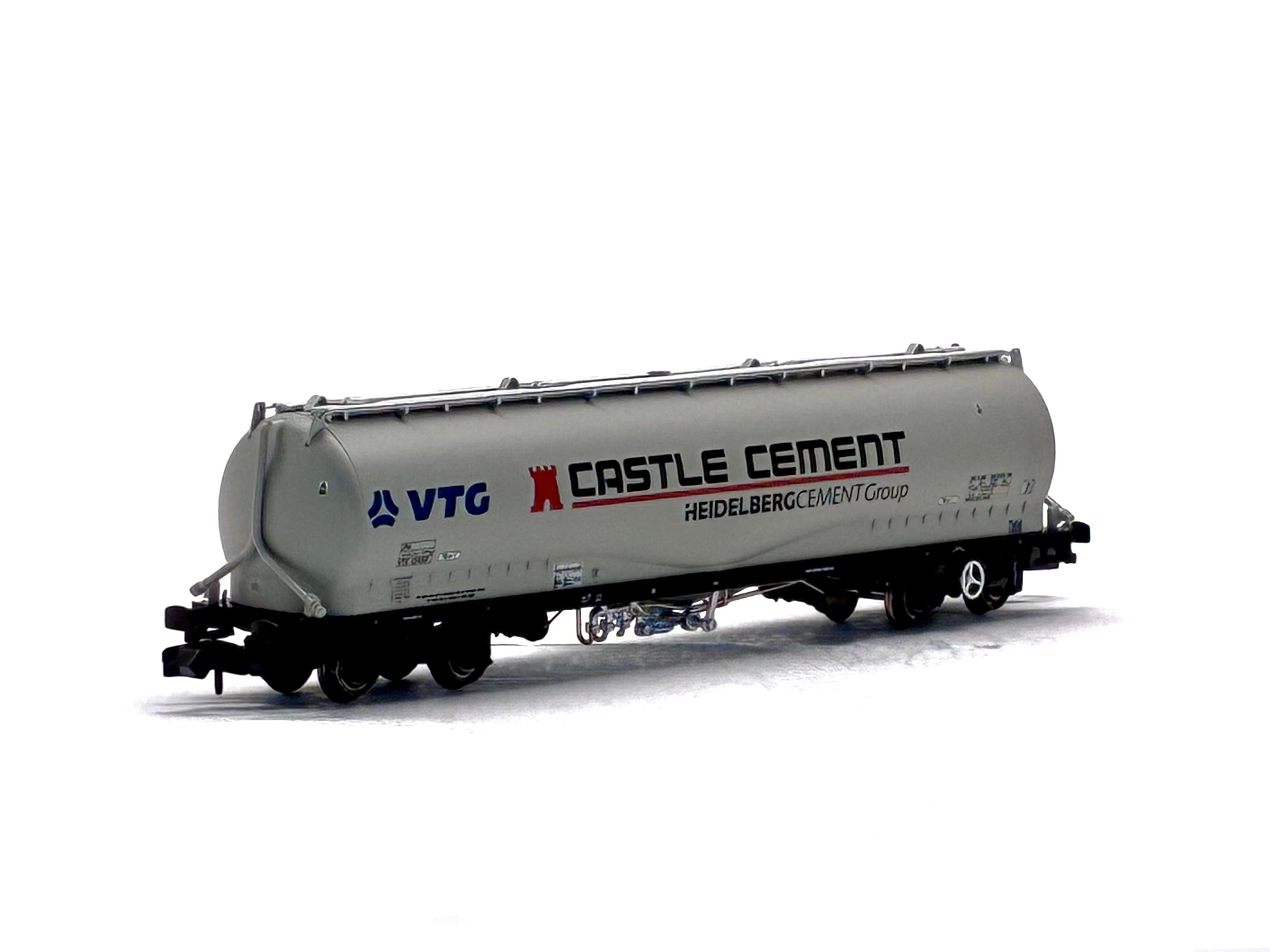 Graham Farish 377-676A 100 Tonne JPA Cement Wagon "VTG Castle Cement" in grey
