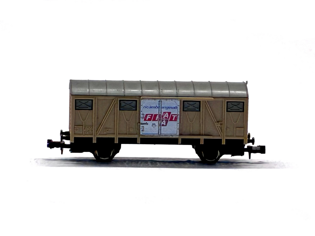 Lima 320408 2-Axle LWB Boxcar 'FIAT' in Cream